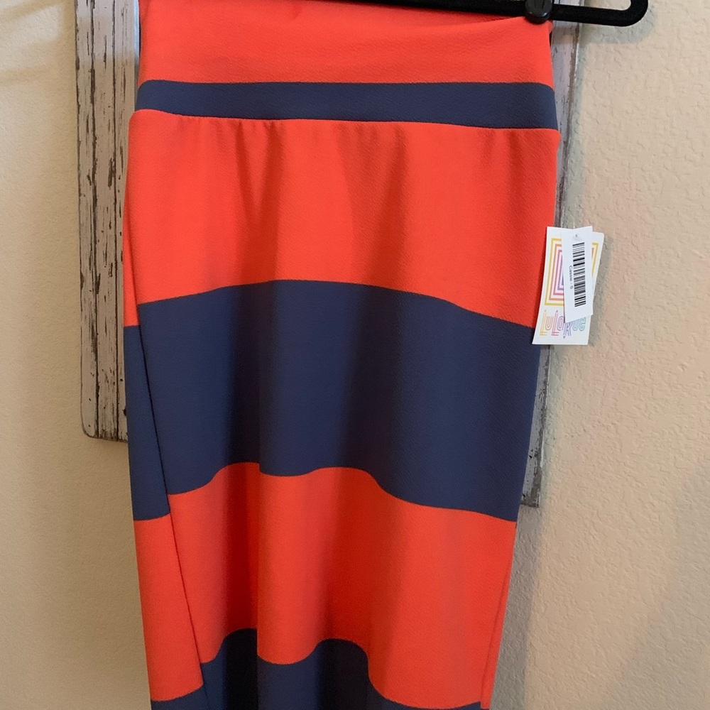 Cassie lularoe skirt -new
